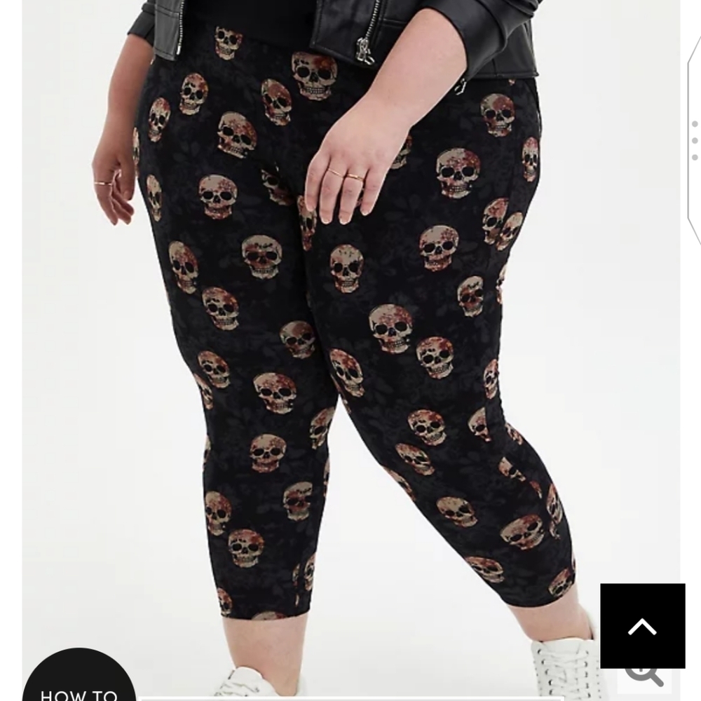 🆕 SKULL PRINT CROPPED LEGGINGS